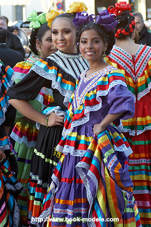 Robes folkloriques mexicaines